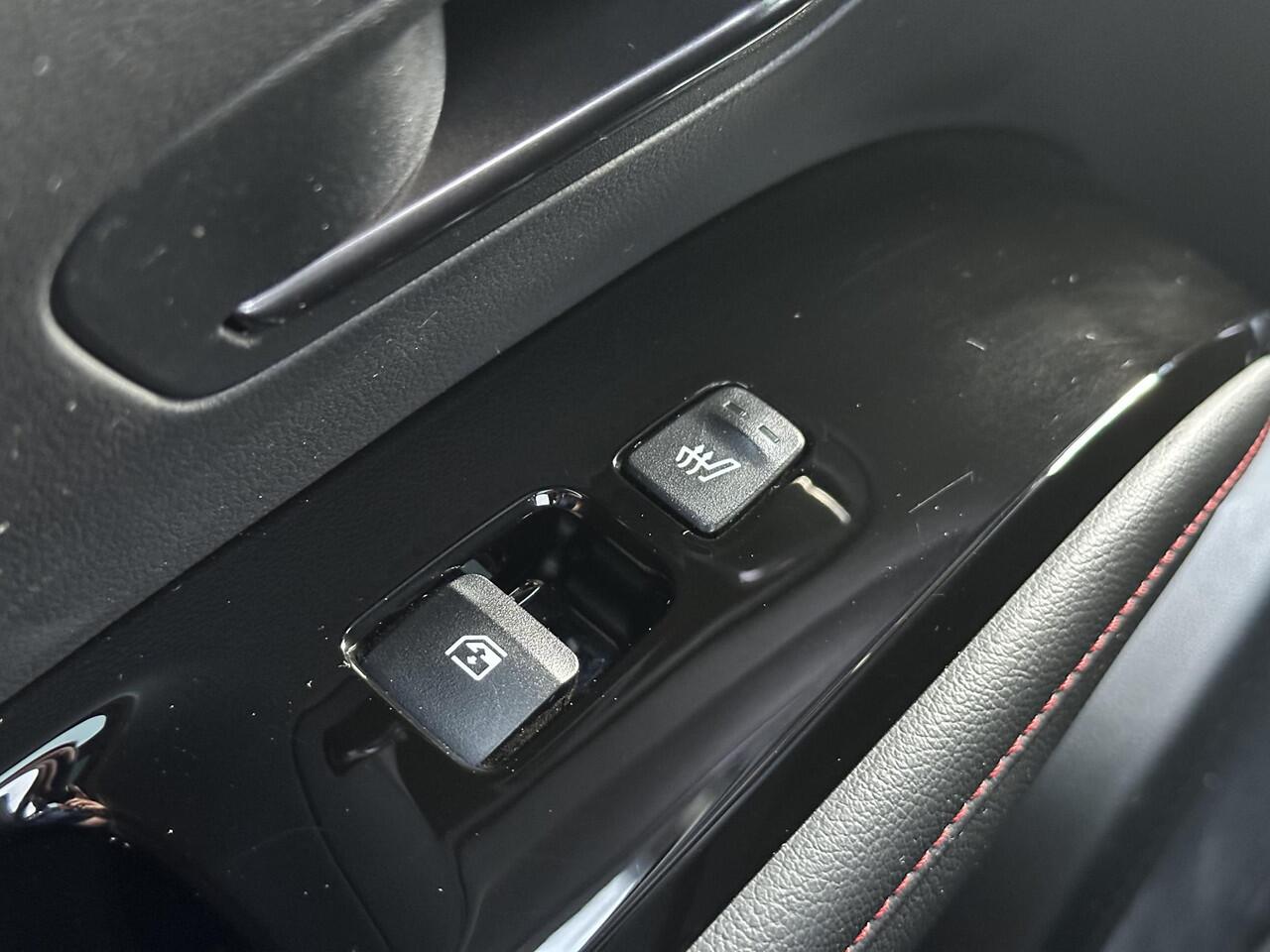 Hyundai TUCSON 1.6 T-GDI PHEV N Line Sky 4WD / Dealer onderhouden / Glazen schuif- en kanteldak / Stuur-, stoel- en achterbankverwarming / Trekgewicht 1350 kg / Stoelventilatie / Adaptief CC /