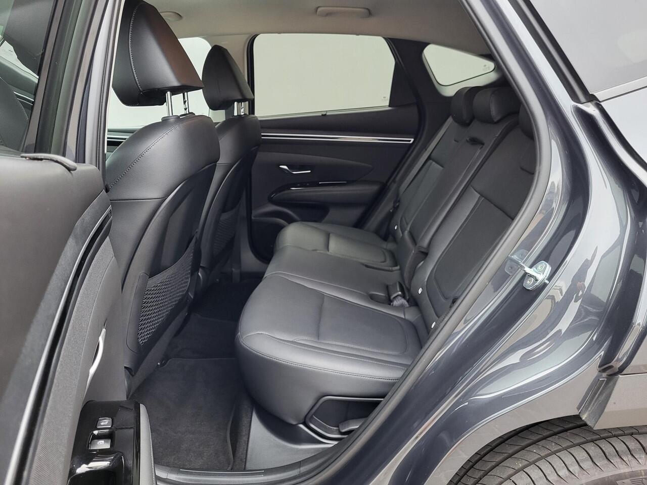 Hyundai TUCSON 1.6 T-GDI PHEV Premium 4WD Automaat / Dealer onderhouden / Trekgewicht 1.350 kg / 360° camera / Krell Audio / Stuur,- achterbank,- en voorstoelverwarming / Geventileerde voorstoelen / Android Auto / Apple Carplay