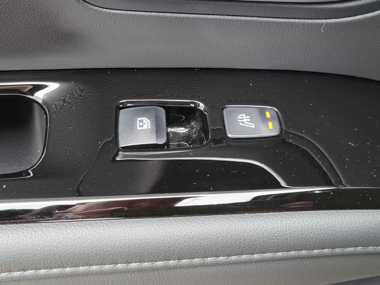 Hyundai TUCSON 1.6 T-GDI PHEV Premium Sky 4WD Automaat / Dealer onderhouden / Afneembare trekhaak (1.350 kg) / Panoramadak / 360° camera / Krell Audio / Stuur,- achterbank,- en voorstoelverwarming / Geventileerde voorstoelen / Android Auto / Apple Carplay