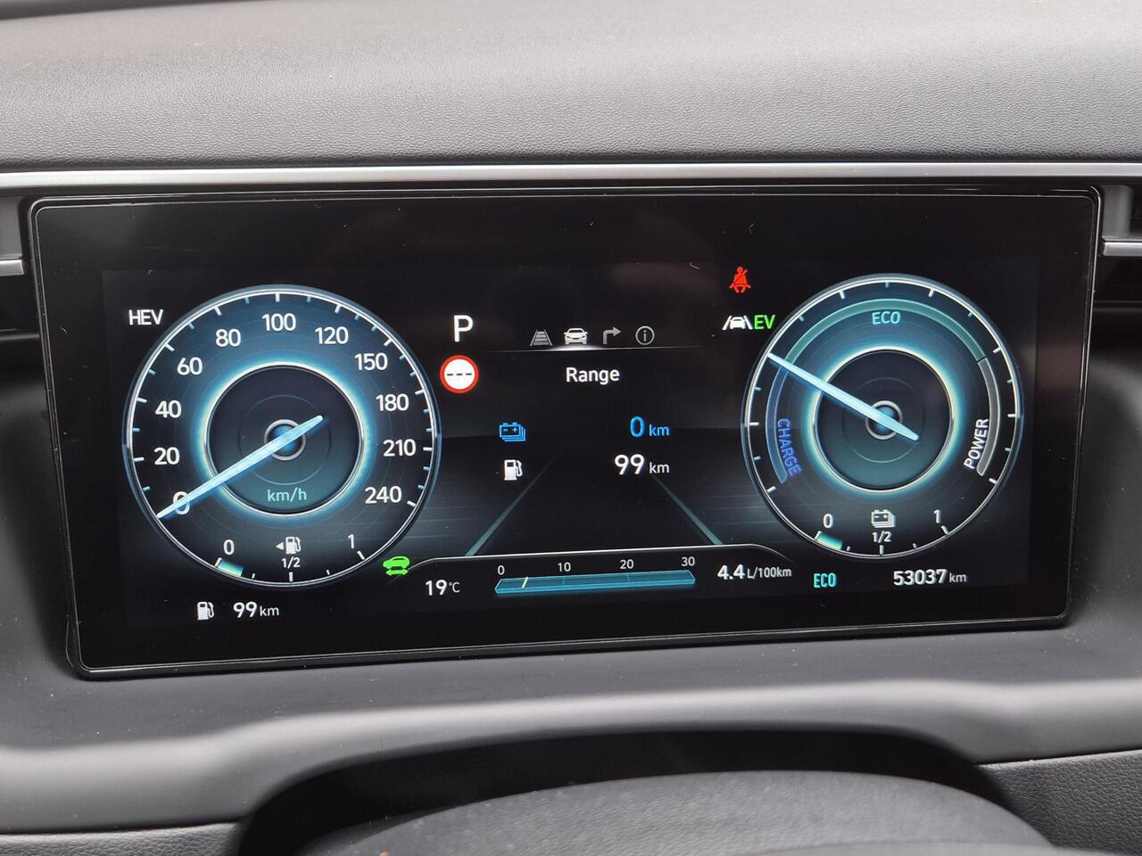 Hyundai TUCSON 1.6 T-GDI PHEV Plug-in Comfort 4WD Automaat / Trekgewicht 1350 kg / Apple Carplay Android Auto / Achteruitrijcamera / Navigatie / Adaptief CC / Stoelverwarming / Climate control / Parkeersensoren achter /