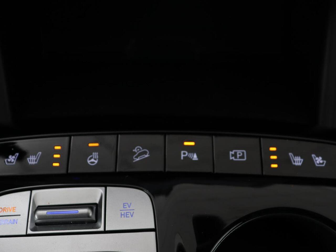 Hyundai TUCSON 1.6 T-GDI PHEV Premium 4WD | Trekhaak | Stoelventilatie | 360 Camera | Leder | Carplay | Memory | Achterbankverwarming | Navigatie | Stuurverwarming | Full LED | Keyless | Plug In