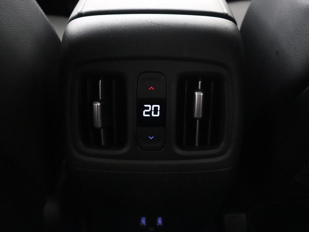 Hyundai TUCSON 1.6 T-GDI PHEV Premium 4WD | Trekhaak | Stoelventilatie | 360 Camera | Leder | Carplay | Memory | Achterbankverwarming | Navigatie | Stuurverwarming | Full LED | Keyless | Plug In