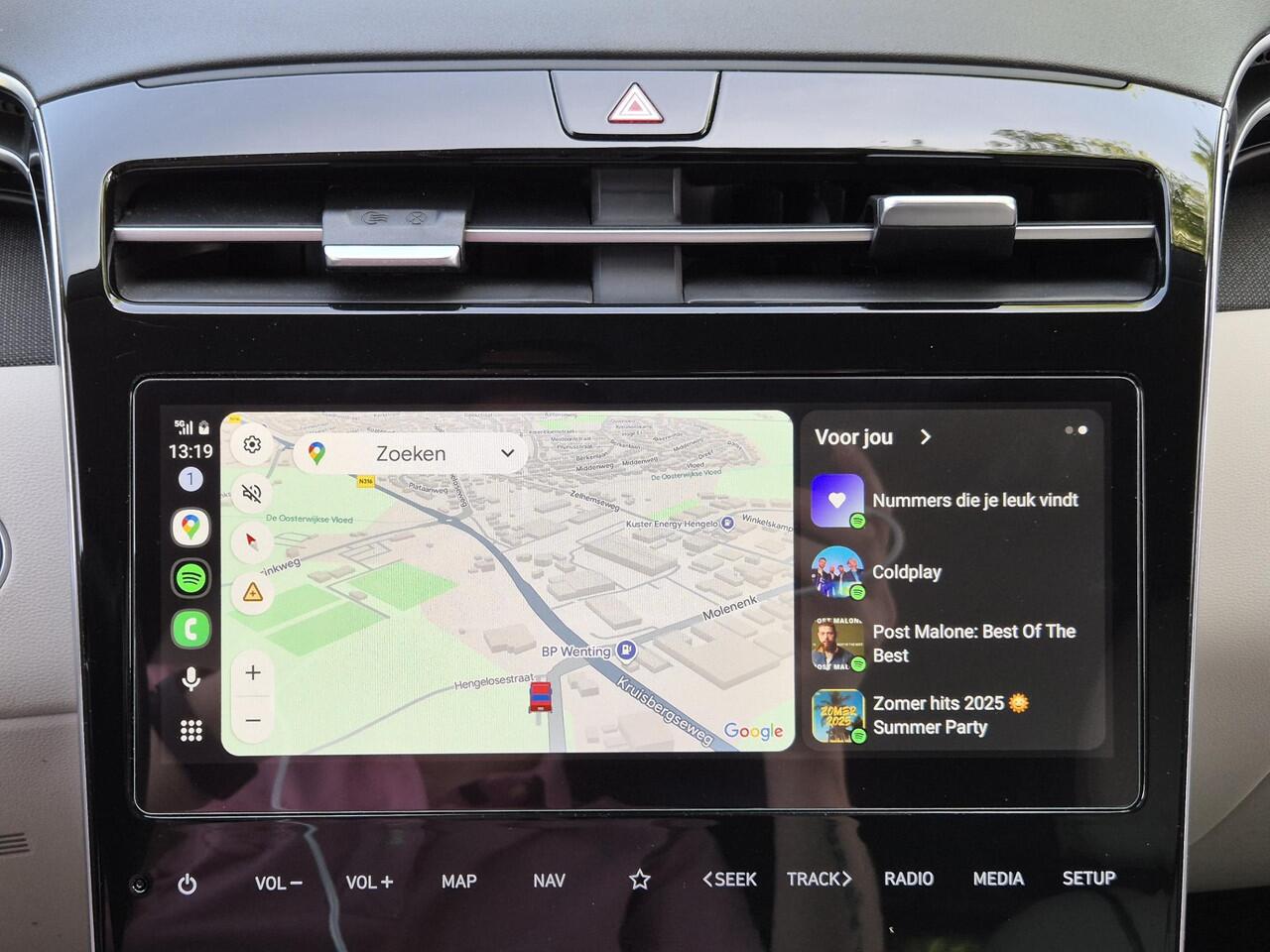 Hyundai TUCSON 1.6 T-GDI PHEV Plug-in Premium 4WD Automaat / Trekgewicht 1350 kg / Elektrische achterklep / Rondomzicht camera Keyless Entry/Start / Adaptief cruise control / Stuur- en Stoelverwarming / Stoelventilatie voor /