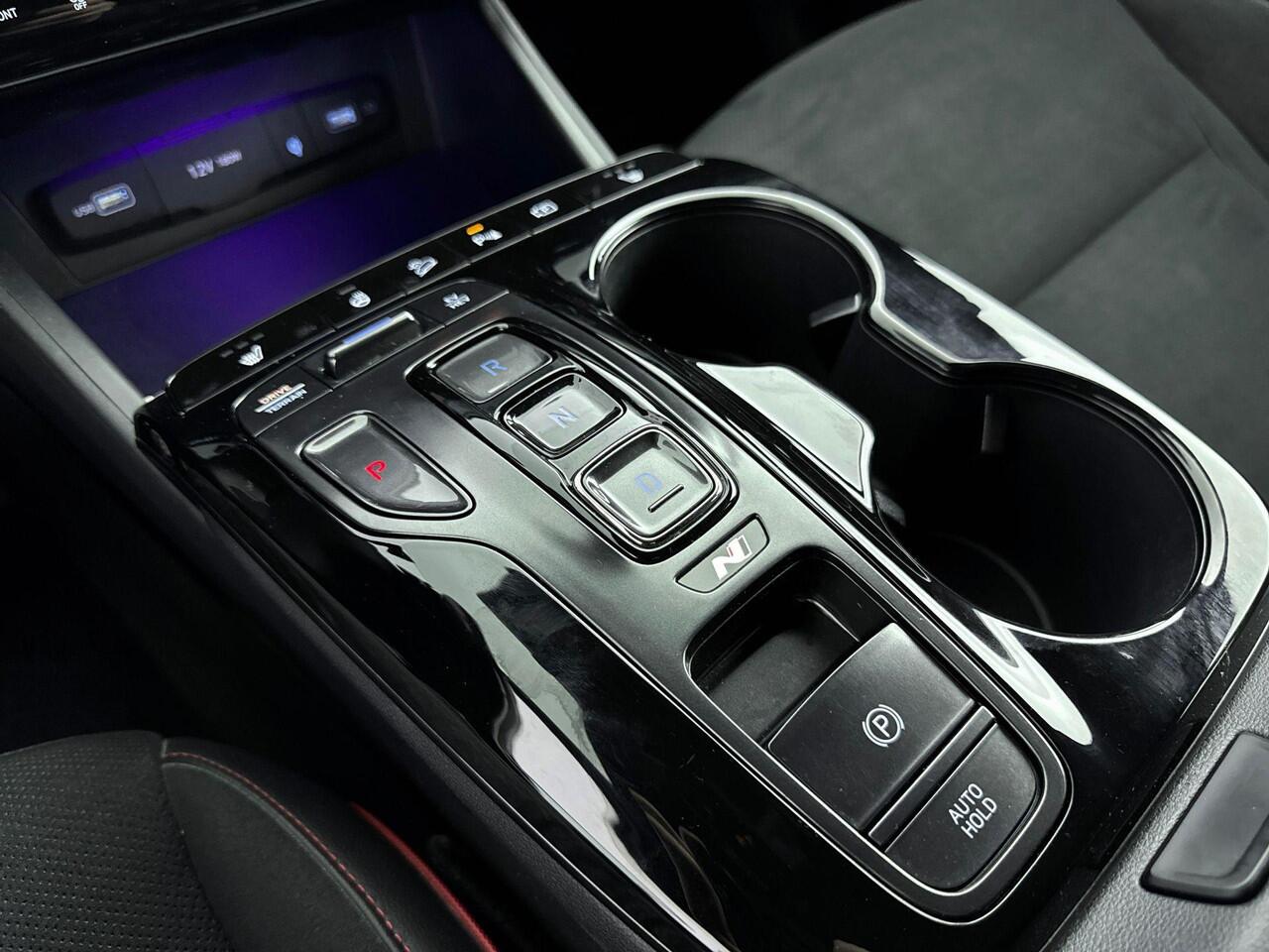 Hyundai TUCSON 1.6 T-GDI PHEV N Line 4WD | Navigatie met Apple Carplay Android Auto | Parkeer sensoren voor en achter |