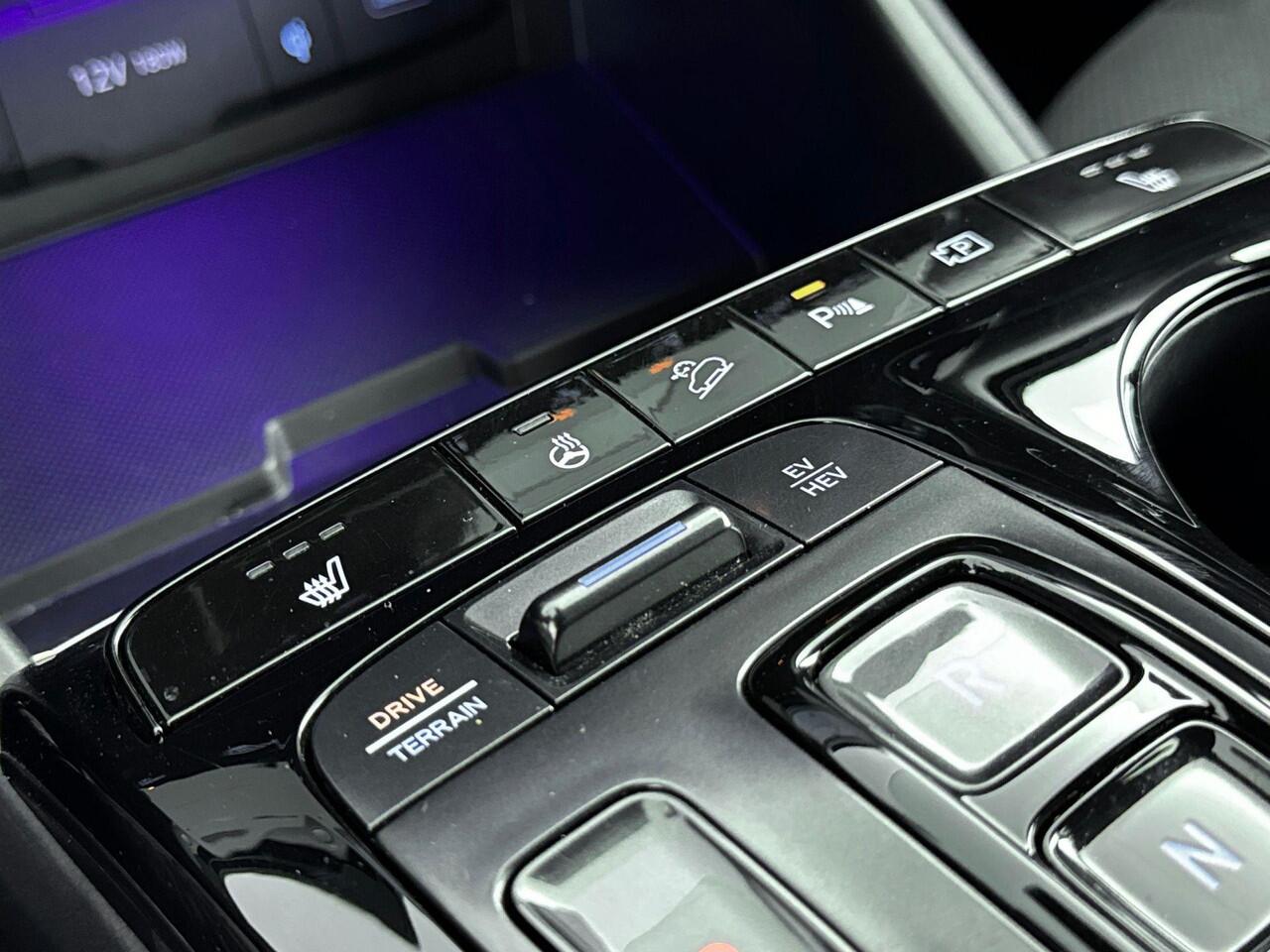 Hyundai TUCSON 1.6 T-GDI PHEV N Line 4WD | Navigatie met Apple Carplay Android Auto | Parkeer sensoren voor en achter |