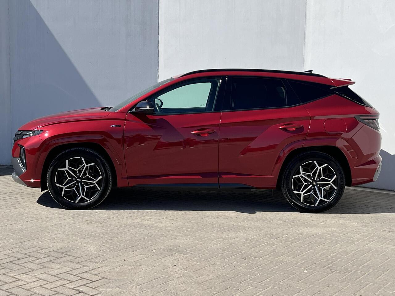 Hyundai TUCSON 1.6 T-GDI PHEV N Line Ed. 4WD Automaat / Dealer Onderhouden / Achteruitrij Camera / Stuur- en Stoelverwarming / Apple Carplay & Android Auto / Keyless Entry & Start / Navigatie full map / Adaptieve cruise control / Elektrische achterklep / Ski-luik / Kre