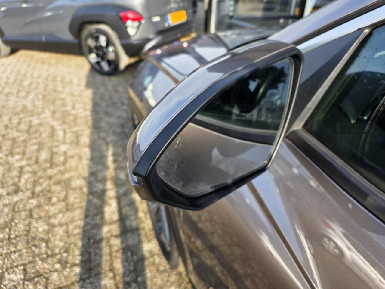 Hyundai TUCSON 1.6 T-GDI HEV PREMIUM/TREKHAAK/360CAMERA