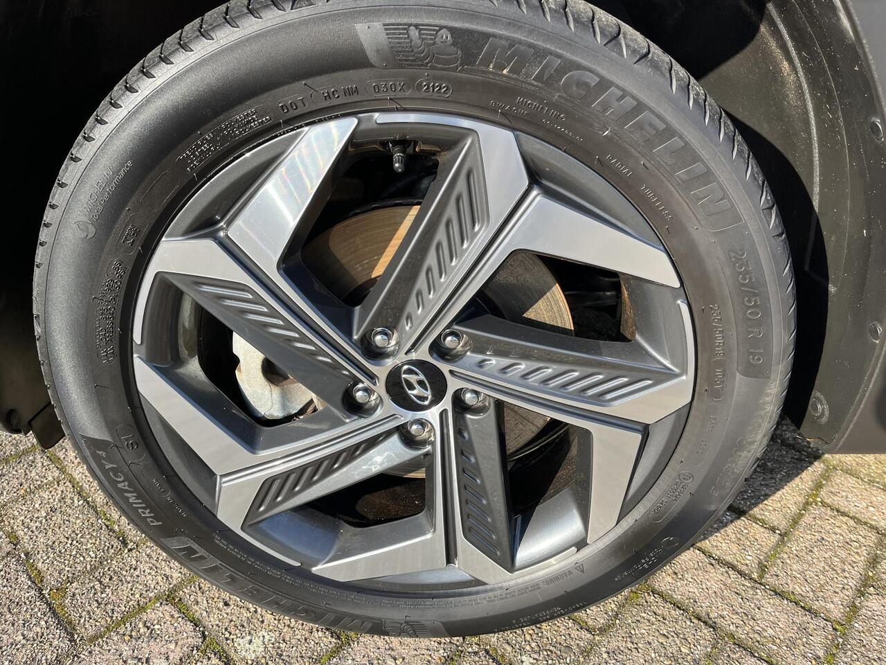 Hyundai TUCSON 1.6 T-GDI PHEV Premium 4WD | Trekhaak, Elektrische stoel, Stoel ventilatie, 1e eigenaar, Keyless, Dealer onderhouden, zeer luxe!