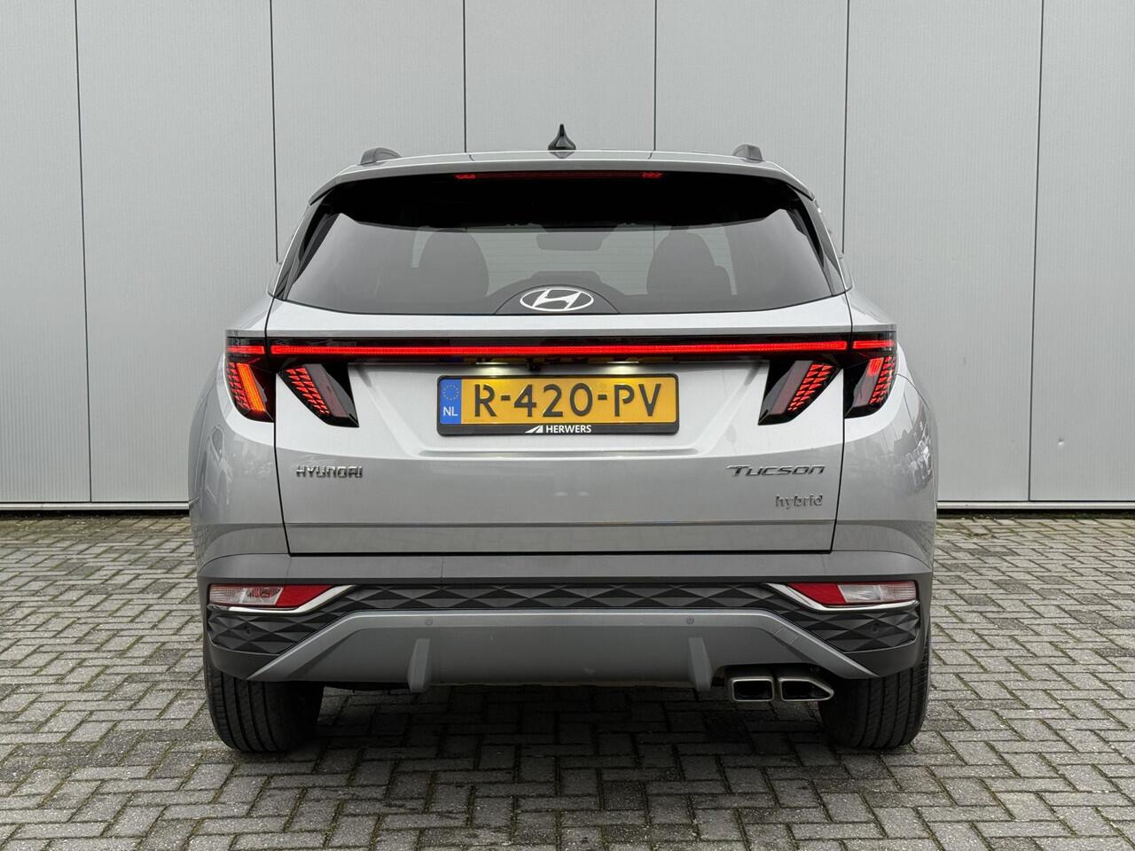 Hyundai TUCSON 1.6 T-GDI HEV Comfort Smart / Navigatie / Adaptieve Cruise Control / Fabrieksgarantie t/m 10-2027 / Elektrisch bedienbare achterklep /