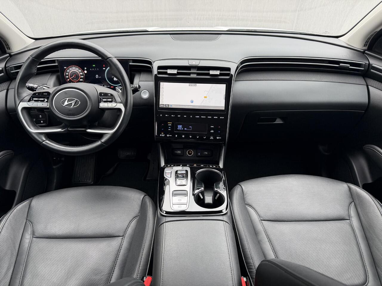 Hyundai TUCSON 1.6 T-GDI PHEV Premium Sky 4WD / Dealer Onderhouden / Panoramadak / Standkachel / 360 Camera / Adaptieve Cruise / Apple Carplay & Android Auto / Navigatie / Stoel Verwarming / Stuurwiel Verwarming / Stoel Verkoeling / Elektr. Stoelen / Dodehoek detectie /