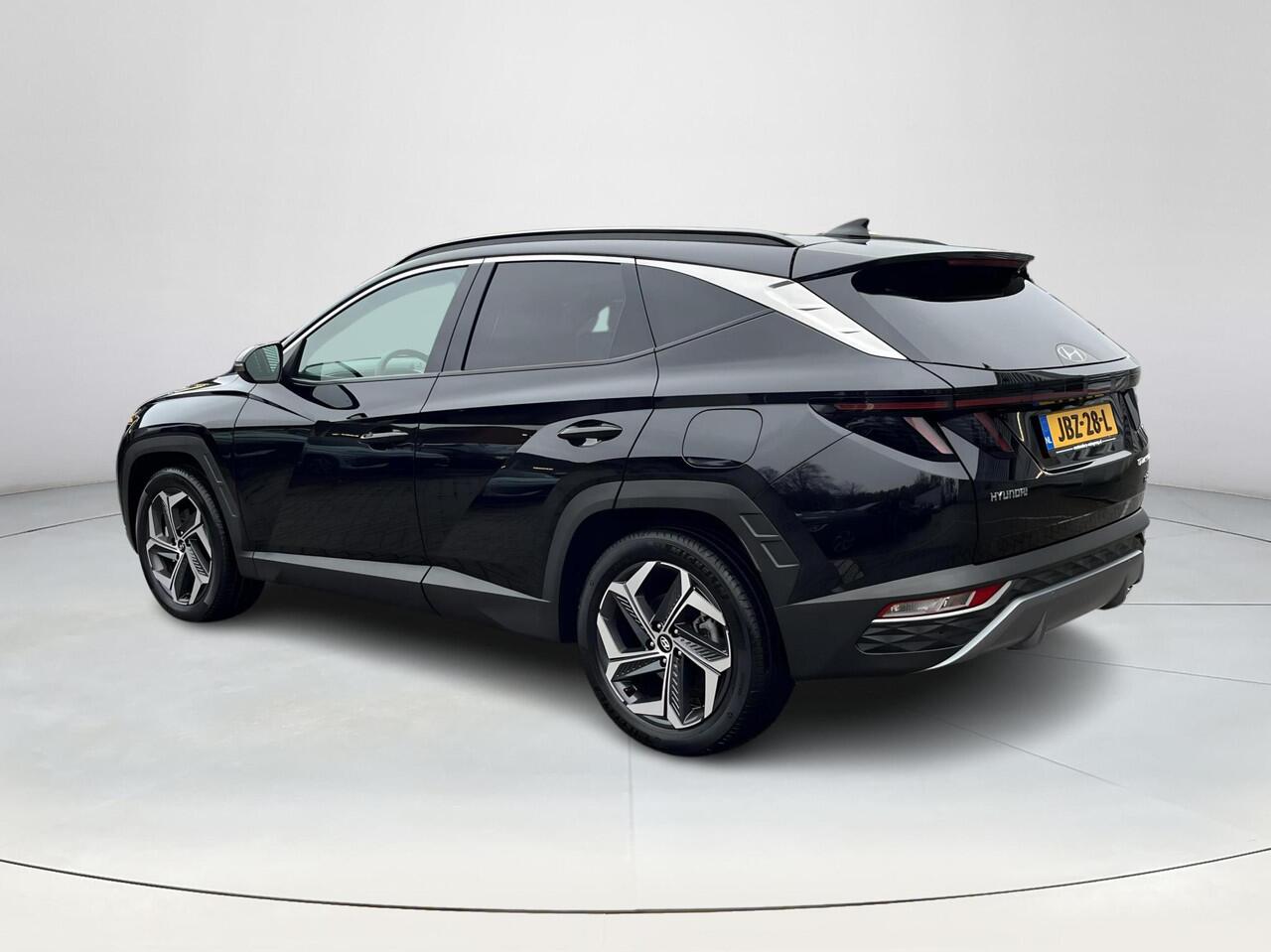 Hyundai TUCSON 1.6 T-GDI PHEV Comfort 4WD | 3 jaar garantie | Rijklaarprijs dus geen extra afleverkosten! | Automaat | Panoramadak | Apple/android auto