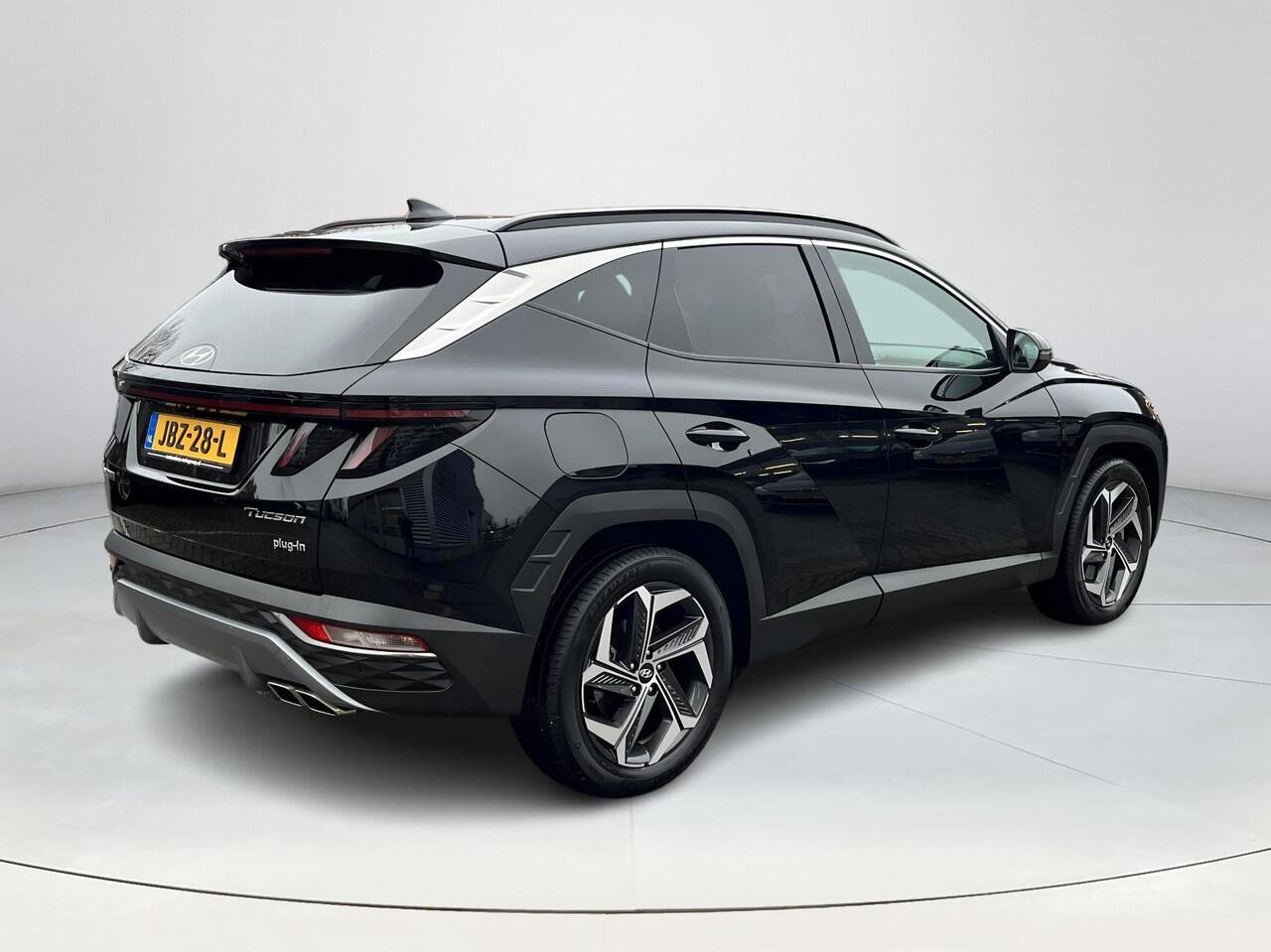 Hyundai TUCSON 1.6 T-GDI PHEV Comfort 4WD | 3 jaar garantie | Rijklaarprijs dus geen extra afleverkosten! | Automaat | Panoramadak | Apple/android auto