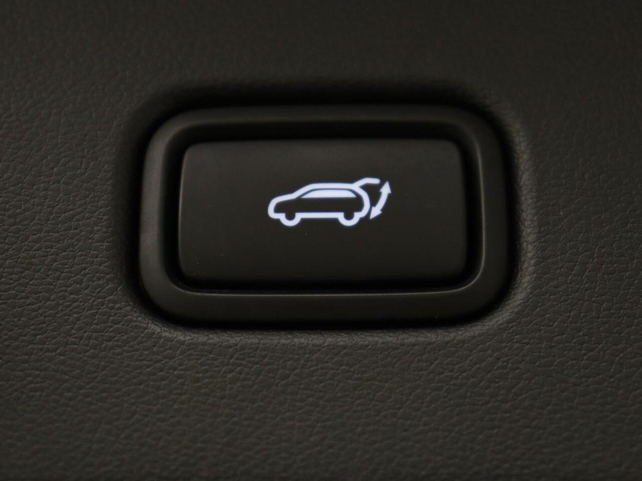 Hyundai TUCSON 1.6 T-GDI HEV Comfort Smart | Trekhaak | Stoel & stuurverwarming | Adaptive cruise | Carplay | Camera | Navigatie | Keyless