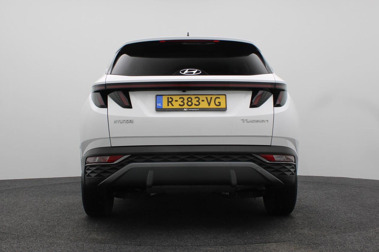 Hyundai TUCSON 1.6 T-GDI MHEV Comfort Smart | Stuur + Stoel verwarming | Hybride | Trekgewicht 1650 kg | Elektrische achterklep | BOVAG Garantie | Apple CarPlay & Android Auto | Volledige LED-verlichting en parkeersensoren