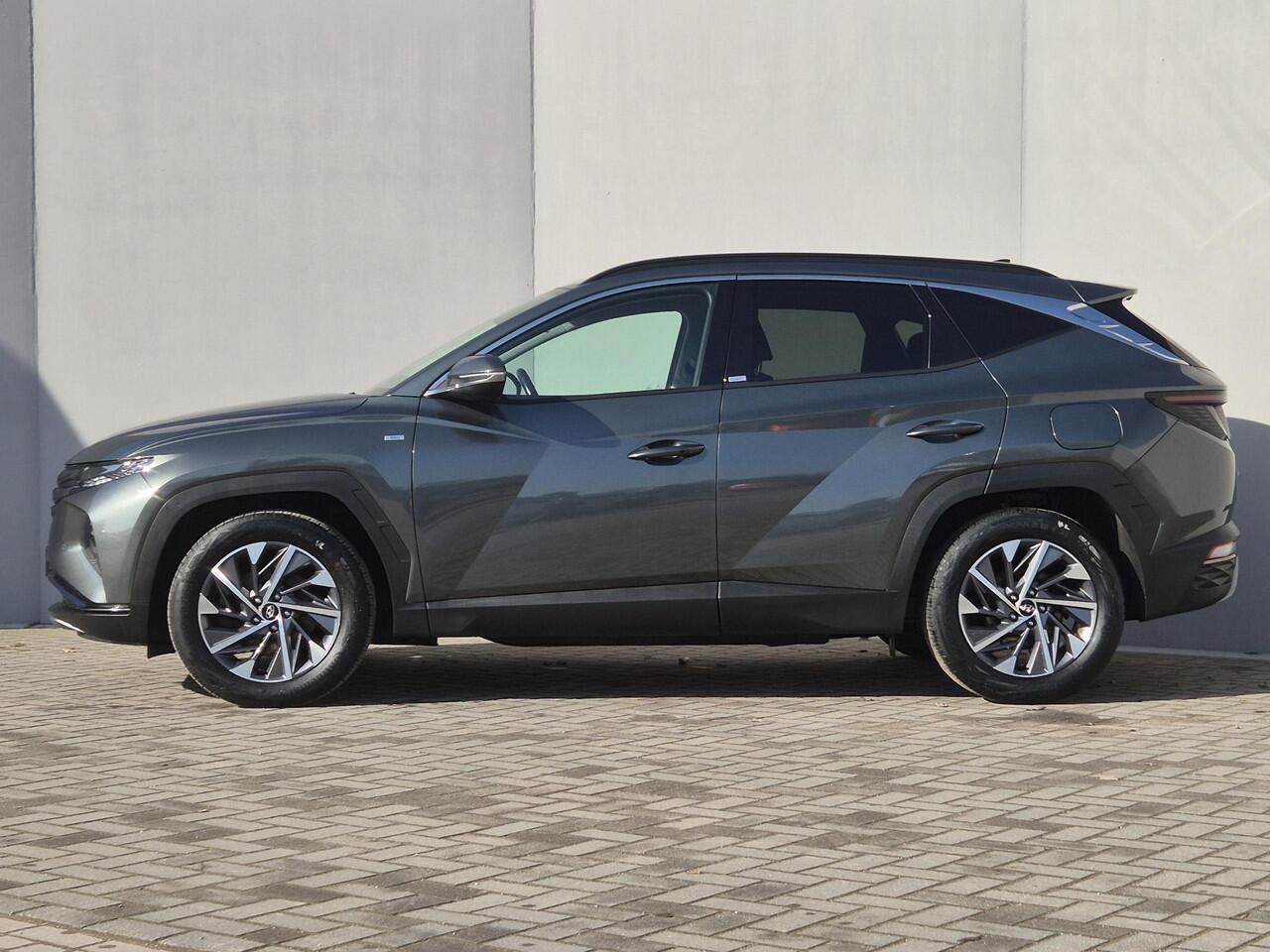 Hyundai TUCSON 1.6 T-GDI MHEV Comfort Smart Handgeschakeld / Fabrieksgarantie tot 01-2027 / Dealer onderhouden / Elektrische klep / Stuur- en stoelverwarming / Apple Carplay Android / Navigatie / Trekgewicht 1.650 kg / Achteruitrijcamera / Draadloze telefoon lader / Cru