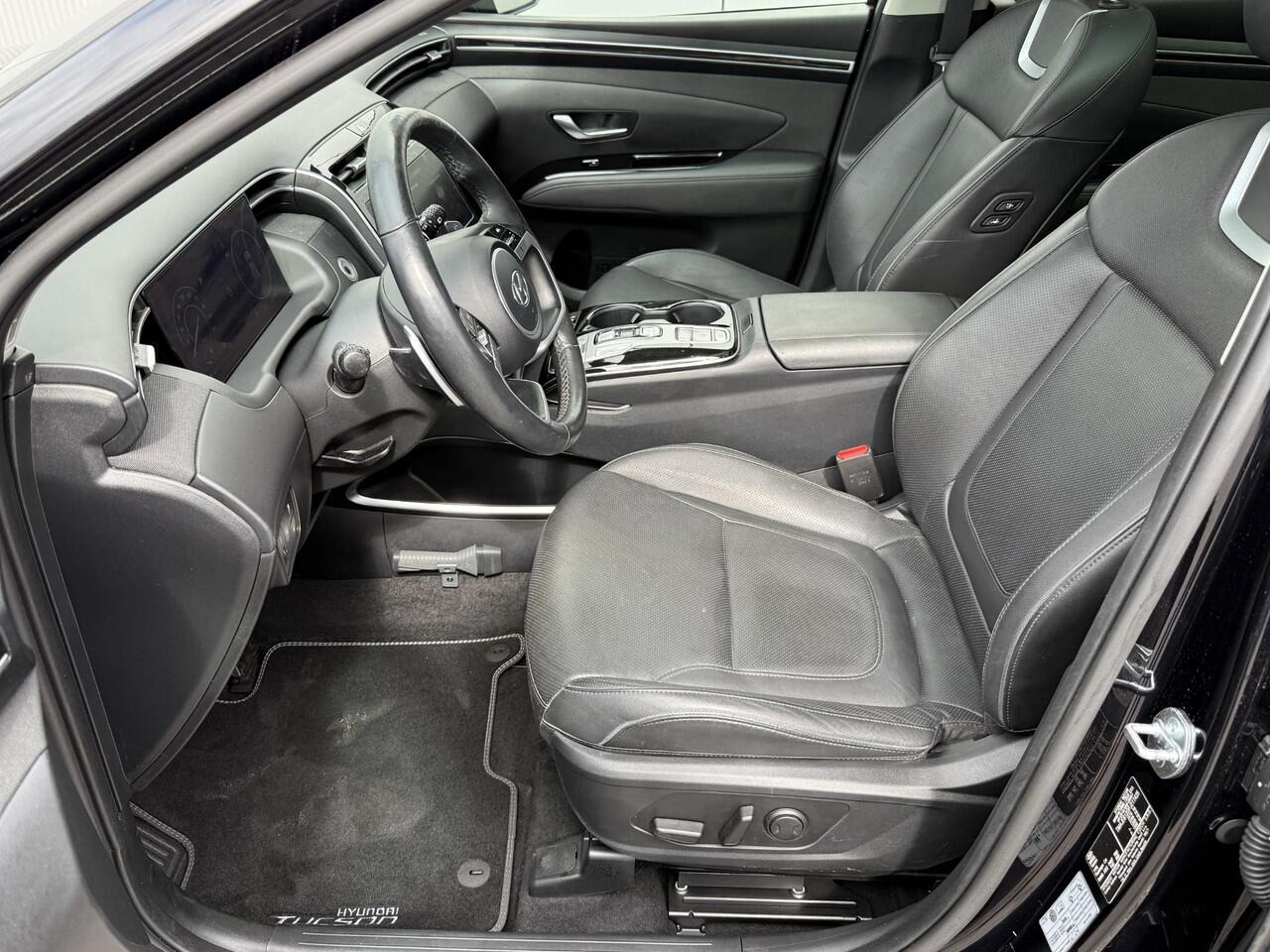 Hyundai TUCSON 1.6 T-GDI PHEV Premium Sky 4WD / Lederen Bekleding / NL auto / Open dak / Stoel verwarming en Ventilatie / 19" Lm velgen / Fabrieksgarantie t/m 10-2028 /