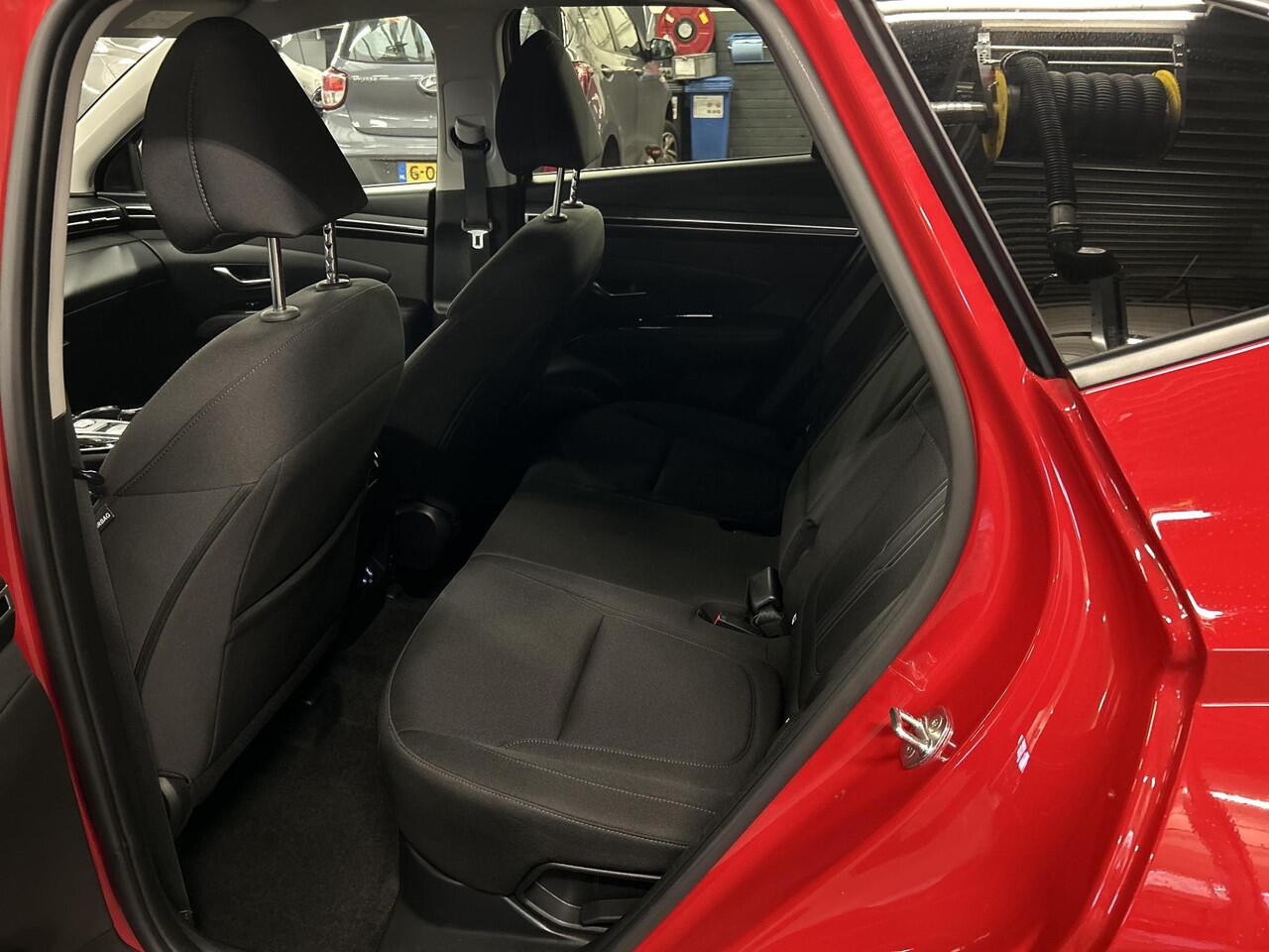 Hyundai TUCSON 1.6 T-GDI HEV Comfort Smart | Achteruitrijcamera | Apple Carplay/Android Auto | Stoel/stuurverwarming | Krell Audio systeem | Elektrische achterklep |Trekhaak vast|