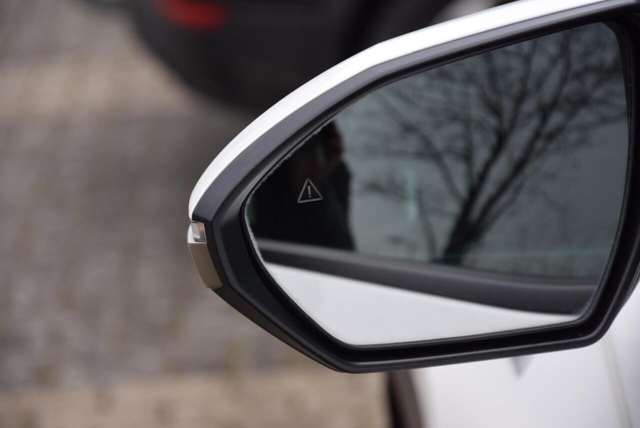 Hyundai TUCSON 1.6 T-GDI MHEV Premium | Stoelventilatie/verwarming | Trekhaak | Elektrisch bedienbare achterklep |