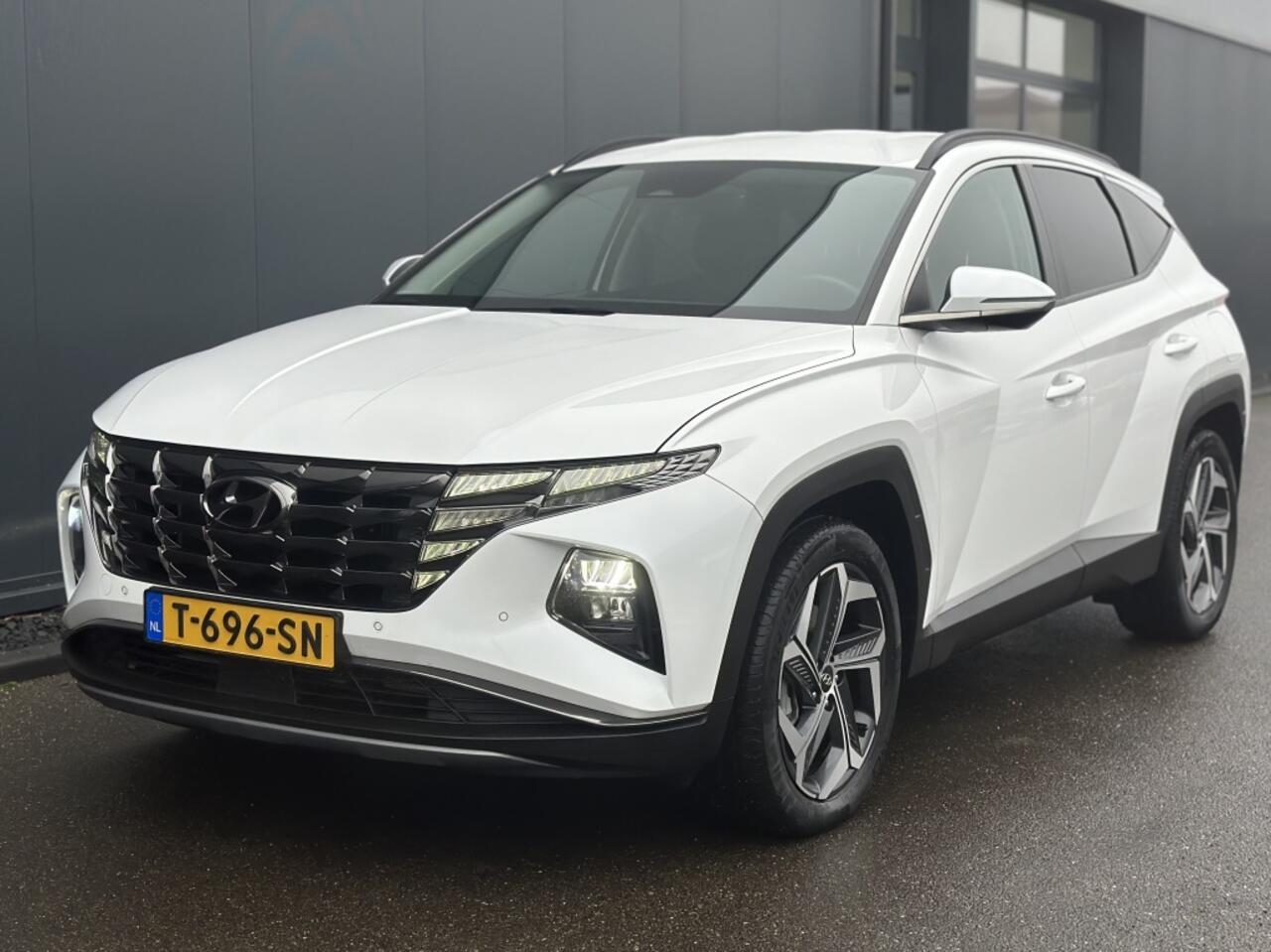 Hyundai TUCSON 1.6 T-GDI PHEV Comfort Smart / Leren bekleding