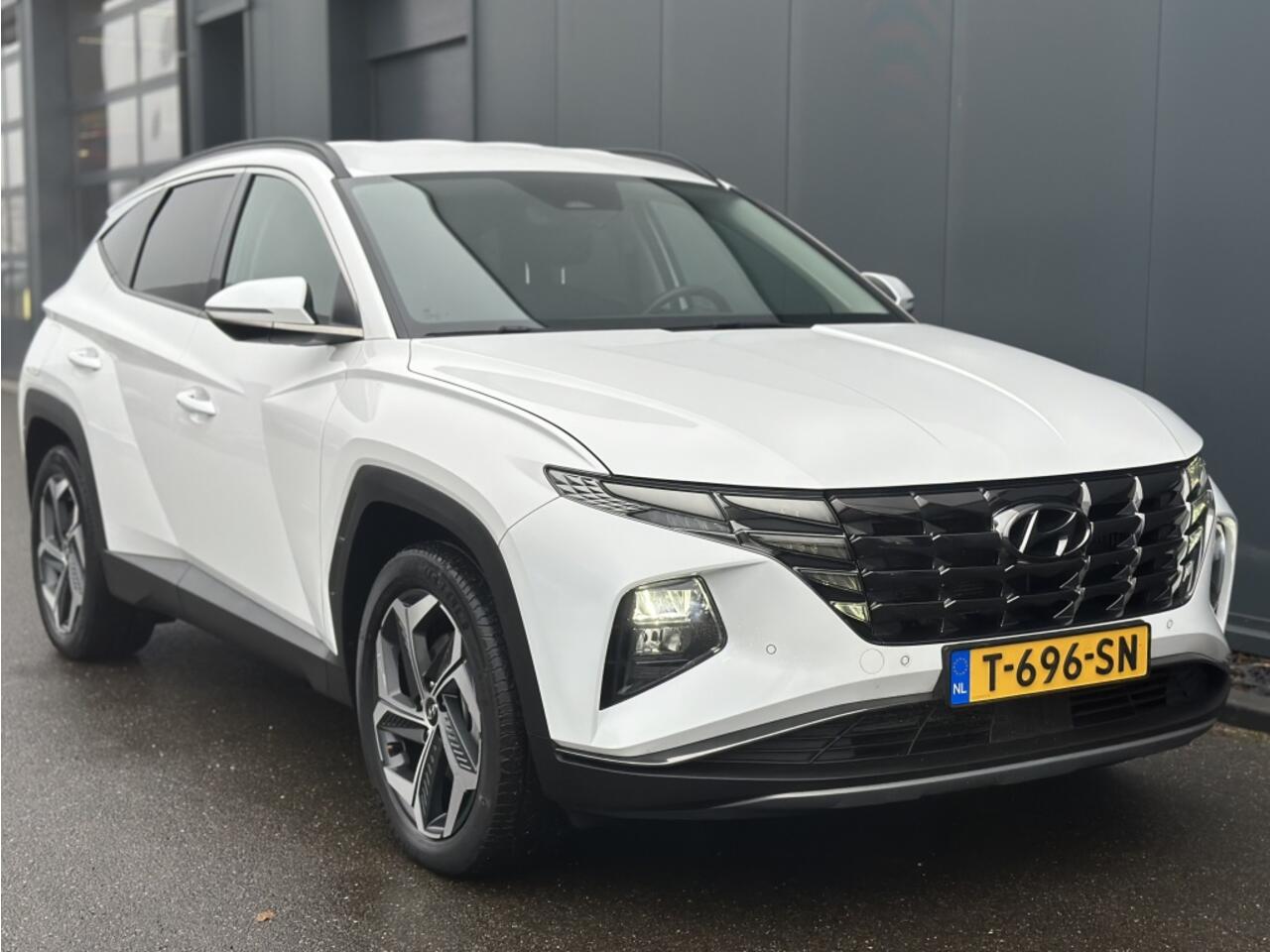 Hyundai TUCSON 1.6 T-GDI PHEV Comfort Smart / Leren bekleding