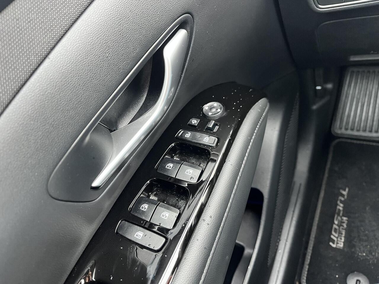 Hyundai TUCSON 1.6 T-GDI HEV Premium / Achterbank verwarmd / Apple Carplay/Android Auto / Cruise control adaptief met Stop&Go / Navigatiesysteem full map / Trekhaak( 1650 kg ) /