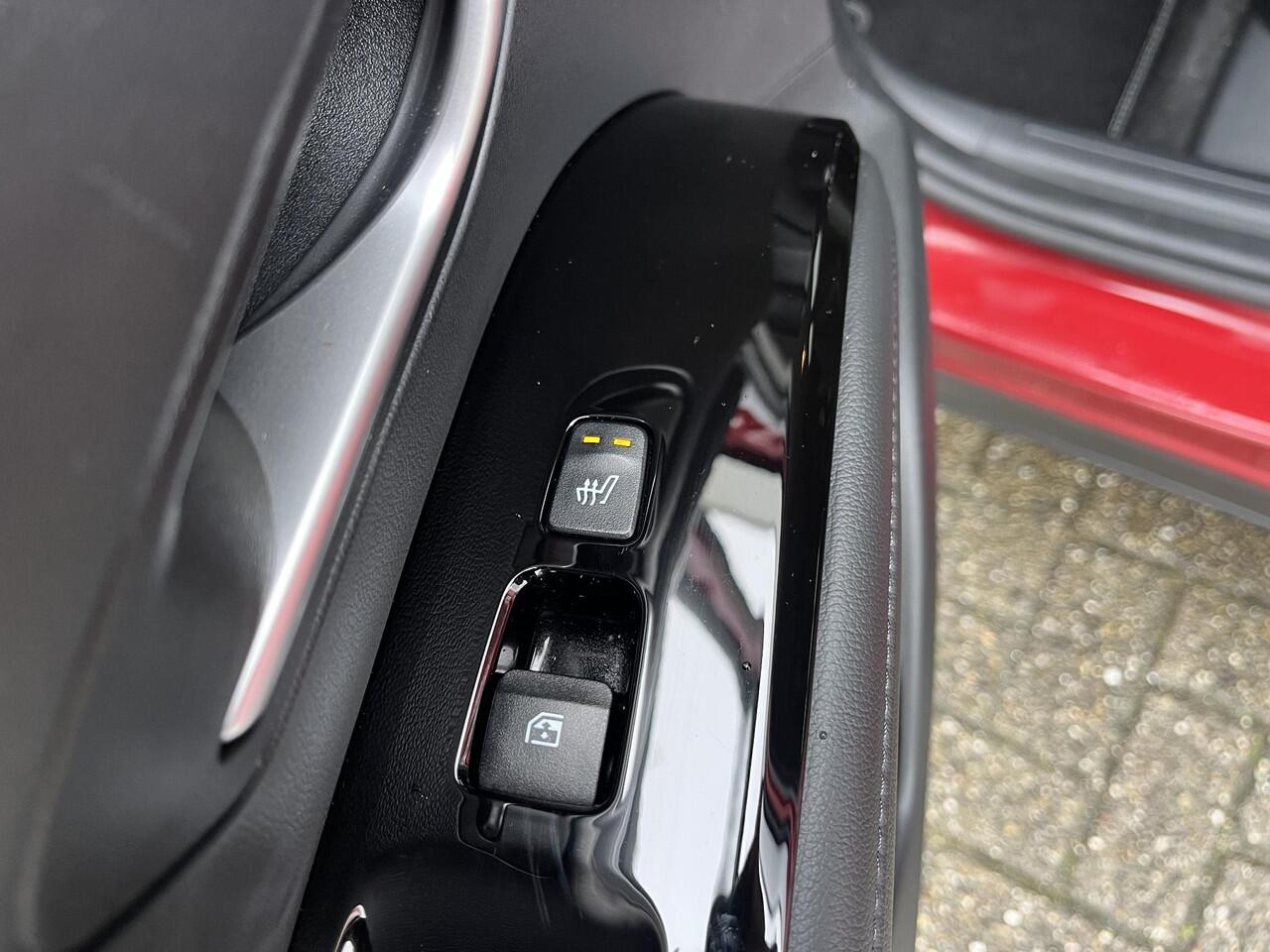 Hyundai TUCSON 1.6 T-GDI HEV Premium / Achterbank verwarmd / Apple Carplay/Android Auto / Cruise control adaptief met Stop&Go / Navigatiesysteem full map / Trekhaak( 1650 kg ) /