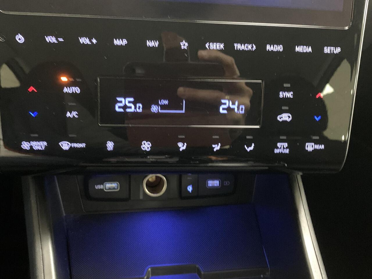 Hyundai TUCSON 1.6 T-GDI PHEV Comfort Smart 4WD SOH 100 % | NAVIGATIE | ACHTERUITRIJCAMERA | STOEL/STUURVERWARMING