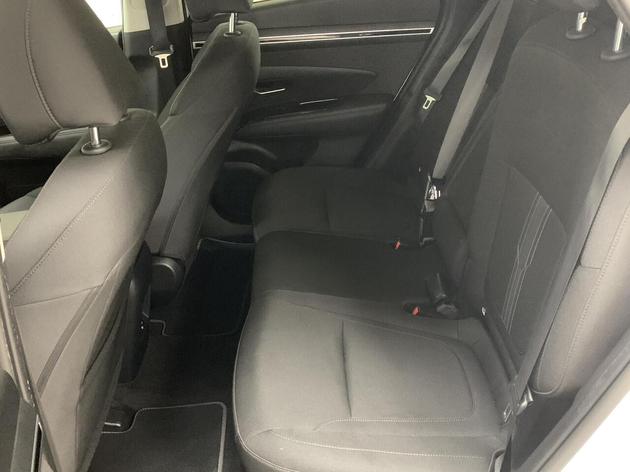 Hyundai TUCSON 1.6 T-GDI PHEV Comfort Smart 4WD SOH 100 % | NAVIGATIE | ACHTERUITRIJCAMERA | STOEL/STUURVERWARMING
