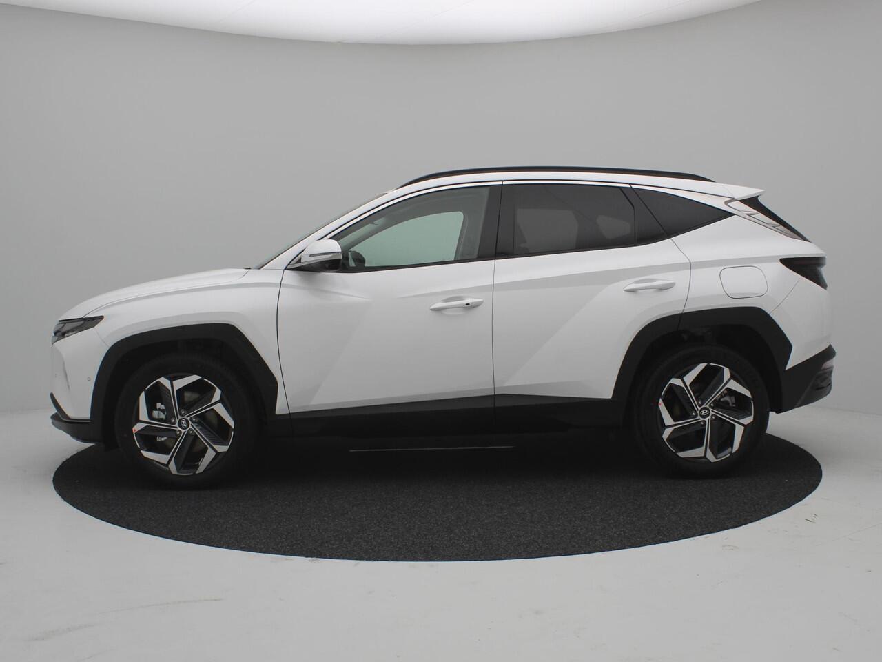 Hyundai TUCSON 1.6 T-GDI PHEV Comfort Smart 4WD / 1350KG Trekgewicht / Navigatie + Apple Carplay/Android Auto / Climate Control / Keyless Entry & Start / 19" LMV / Automatische Achterklep / Bluelink /