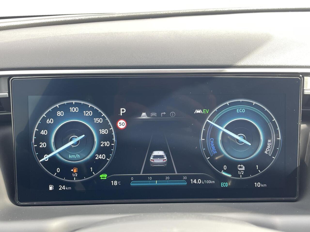 Hyundai TUCSON 1.6 T-GDI PHEV Comfort Smart 4WD / 1350KG Trekgewicht / Navigatie + Apple Carplay/Android Auto / Climate Control / Keyless Entry & Start / 19" LMV / Automatische Achterklep / Bluelink /