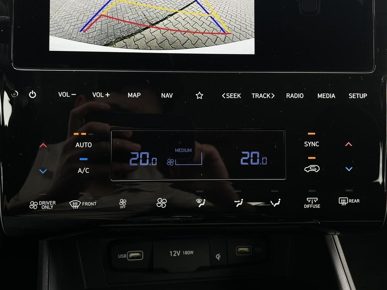 Hyundai TUCSON 1.6 T-GDI PHEV Comfort Smart 4WD / 1350KG Trekgewicht / Navigatie + Apple Carplay/Android Auto / Climate Control / Keyless Entry & Start / 19" LMV / Automatische Achterklep / Bluelink /