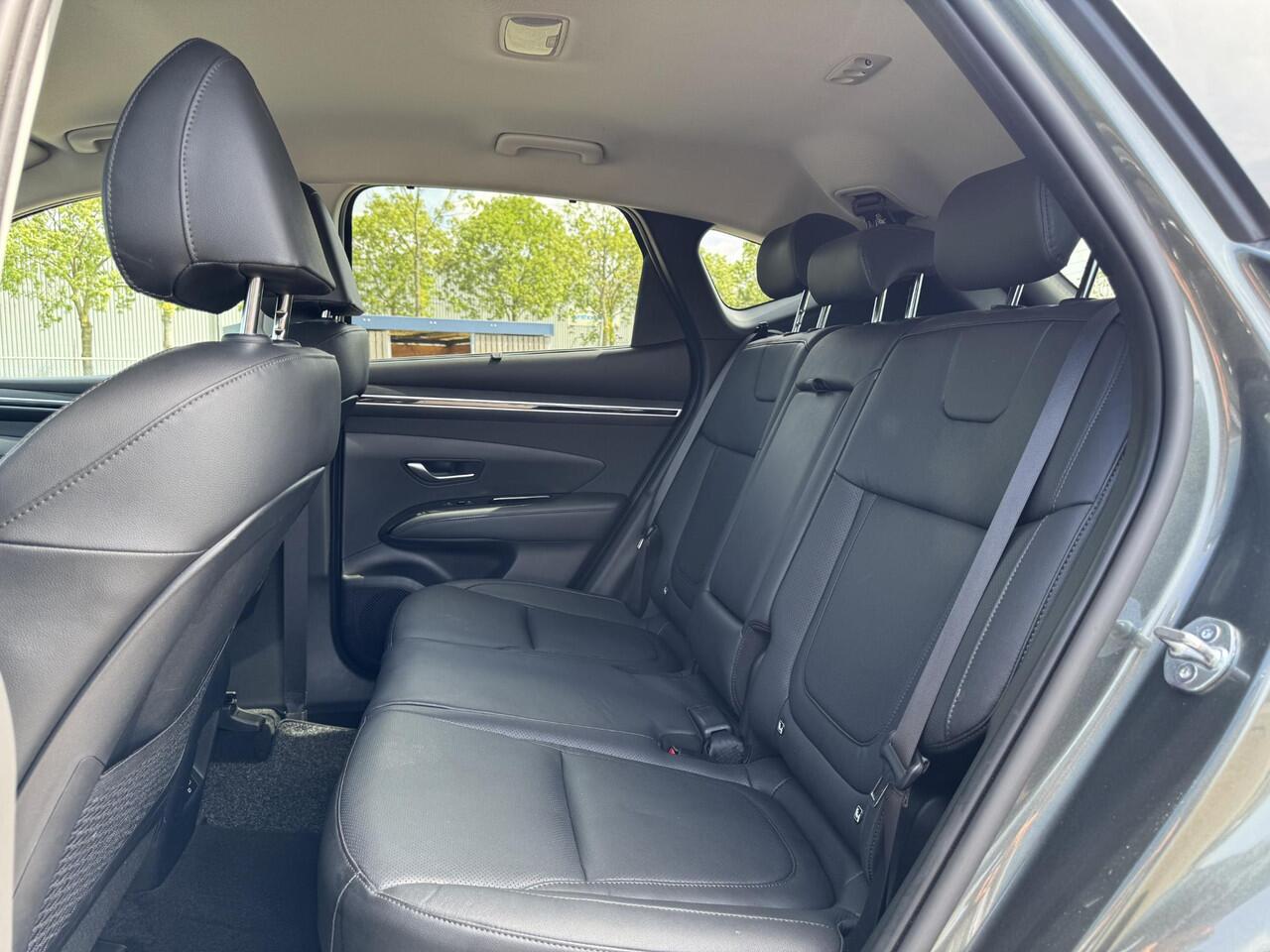 Hyundai TUCSON 1.6 T-GDI HEV Premium NL-Auto, 1650kg Trekgewicht! | Vol-Leder | Digitaal Instrumentenpaneel | Adapt. Cruise Control | Apple Carplay/Android Auto | Stoelverwarming | Dodehoek Detectie | 360° Camera | Rijklaarprijs!