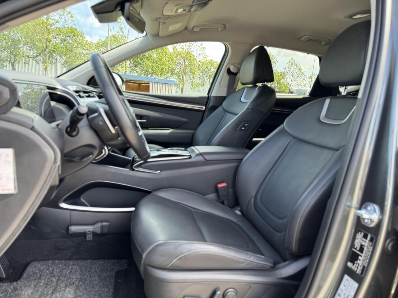 Hyundai TUCSON 1.6 T-GDI HEV Premium NL-Auto, 1650kg Trekgewicht! | Vol-Leder | Digitaal Instrumentenpaneel | Adapt. Cruise Control | Apple Carplay/Android Auto | Stoelverwarming | Dodehoek Detectie | 360° Camera | Rijklaarprijs!