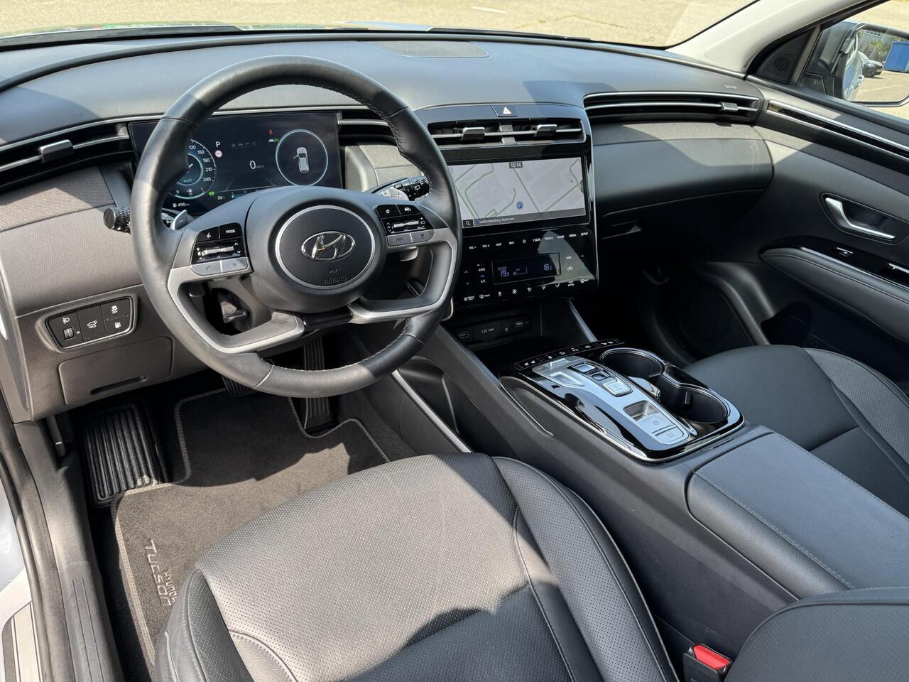 Hyundai TUCSON 1.6 T-GDI PHEV Premium 4WD SoH 99% NL-Auto, 1350kg Trekgewicht! | Vol-Leder | Digitaal Instrumentenpaneel | Adapt. Cruise Control | Apple Carplay/Android Auto | Stoelverwarming | Dodehoek Detectie | 360° Camera | Rijklaarprijs!