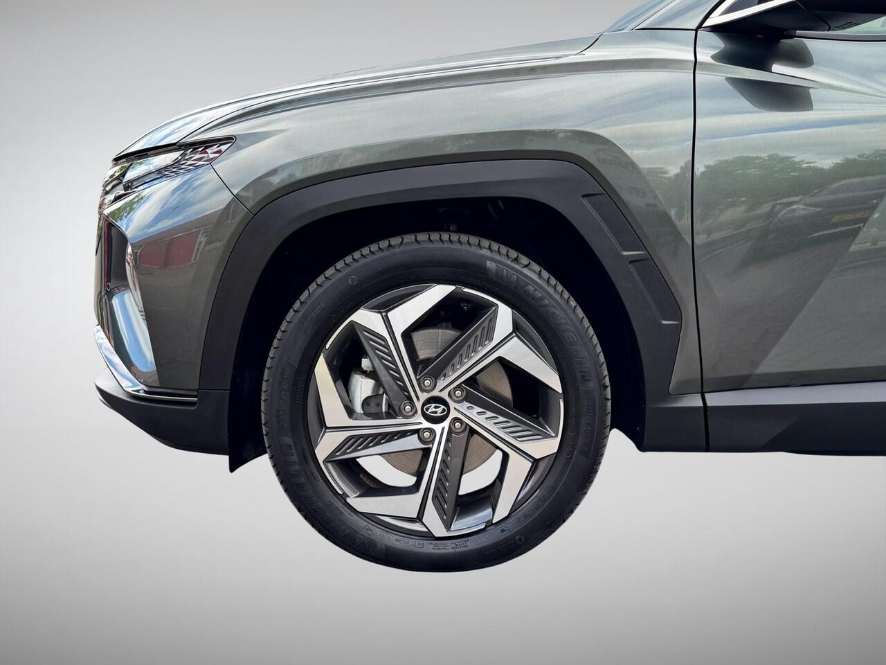 Hyundai TUCSON 1.6 T-GDI PHEV Comfort Smart 4WD SoH 99% NL-Auto, 1350kg Trekgewicht! | Navigatie | Camera | Apple Carplay/Android Auto | Stuur- + Stoelverwarming | Elek. Achterklep | Rijklaarprijs!