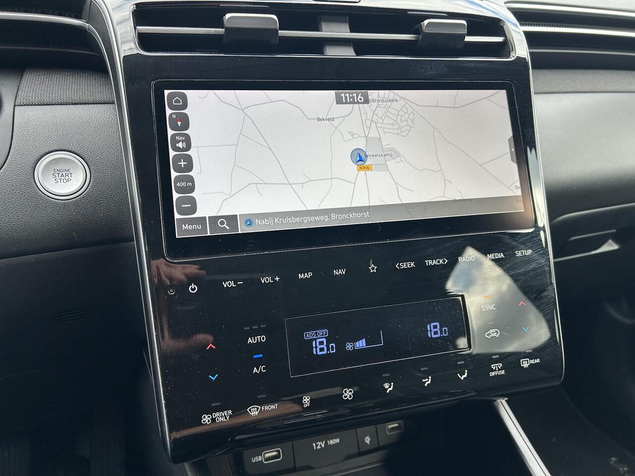 Hyundai TUCSON 1.6 T-GDI PHEV Premium 4WD / Trekhaak ( 1.350 KG ) / Lederen bekleding / Elektrische kofferbak / Elektrisch verstelbare stoelen / Stoelverwarming / Stoelverkoeling