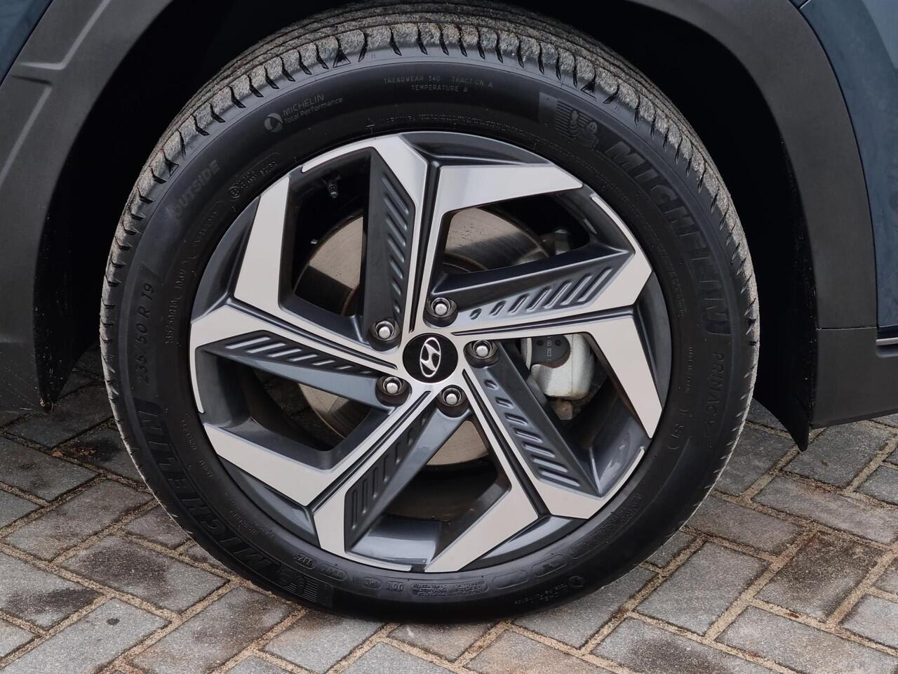 Hyundai TUCSON 1.6 T-GDI PHEV Comfort Smart 4WD Trekhaak ( trekgewicht 1.350 KG ) / Stoelverwarming / Elektrische kofferbak /