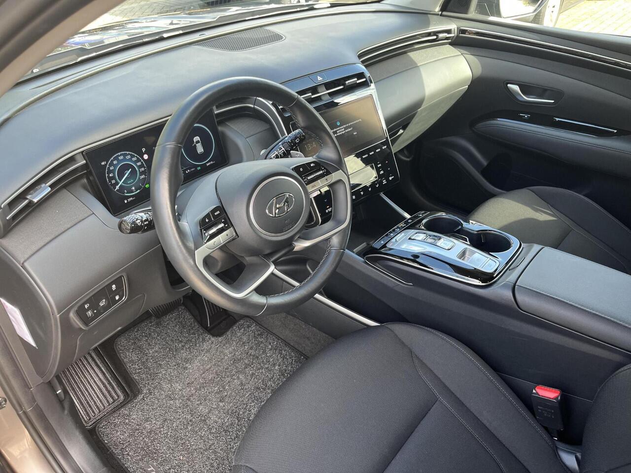 Hyundai TUCSON 1.6 T-GDI PHEV Comfort Smart 4WD | Rijklaarprijs dus GEEN afleverkosten! | Trekhaak | Navigatie |