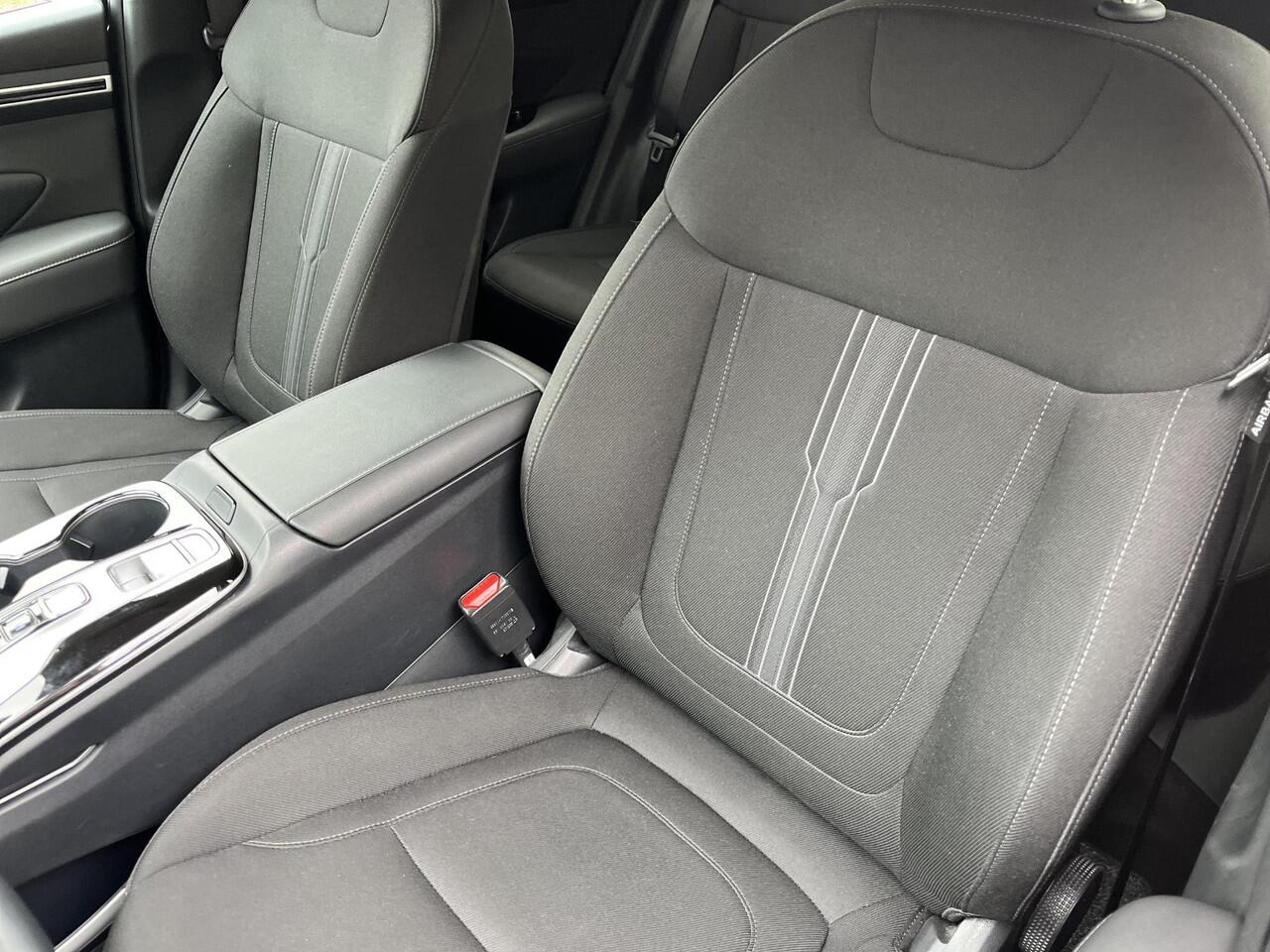 Hyundai TUCSON 1.6 T-GDI PHEV Comfort 4WD | Rijklaarprijs! | Trekhaak | Achteruitrijcamera | Voorstoelen Verwarmd |