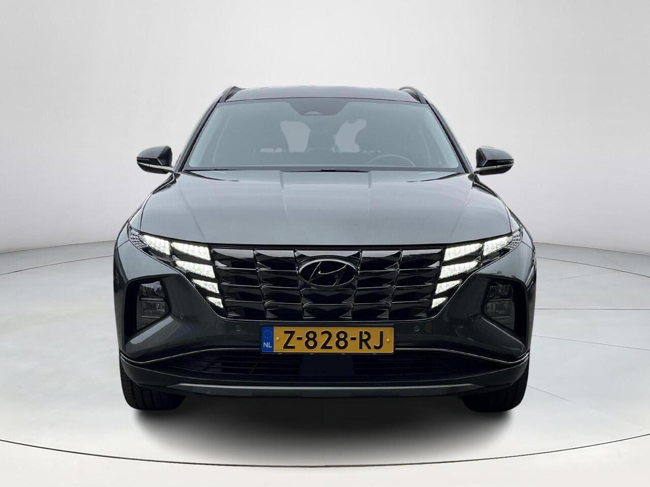 Hyundai TUCSON 1.6 T-GDI PHEV Comfort 4WD | Rijklaarprijs! | Trekhaak | Achteruitrijcamera | Voorstoelen Verwarmd |