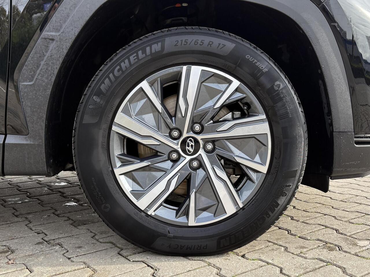 Hyundai TUCSON 1.6 T-GDI HEV Comfort Smart / Navigatie + Apple Carplay/Android Auto / Climate Control / Keyless Entry & Start /