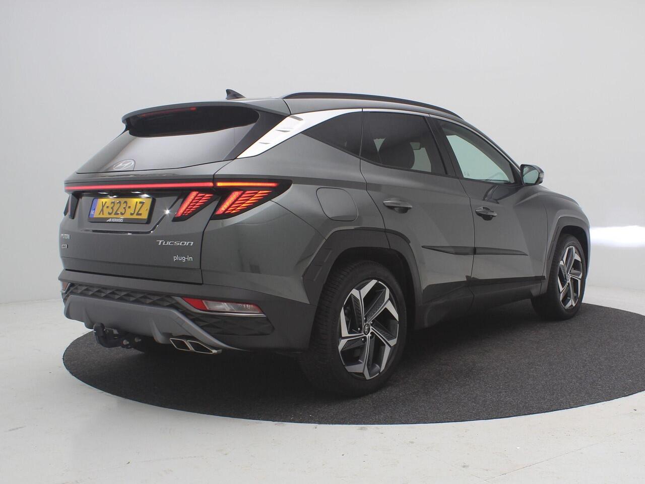 Hyundai TUCSON 1.6 T-GDI PHEV Premium 4WD AUTOMAAT /Trekhaak / 1ste Eigenaar / NL auto / Dealer onderhouden / Navigatie / Lederen bekleding / Stoelverwarming Voor & Achter / Adaptieve Cruise Control /