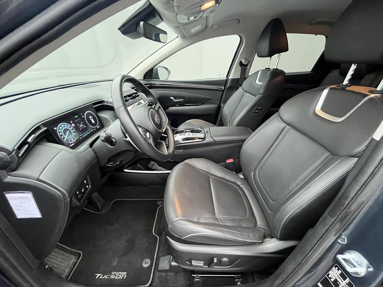 Hyundai TUCSON 1.6 T-GDI PHEV Premium 4WD / Vaste Trekhaak 13-polig (Trekgewicht 1.350kg) / Stuur- en Stoelverwarming / Stoelverkoeling / Adaptieve Cruise Control / 360° Camera / Climate Control / Navigatie full map / Apple Carplay & Android Auto / Elektrisch Verstelbar