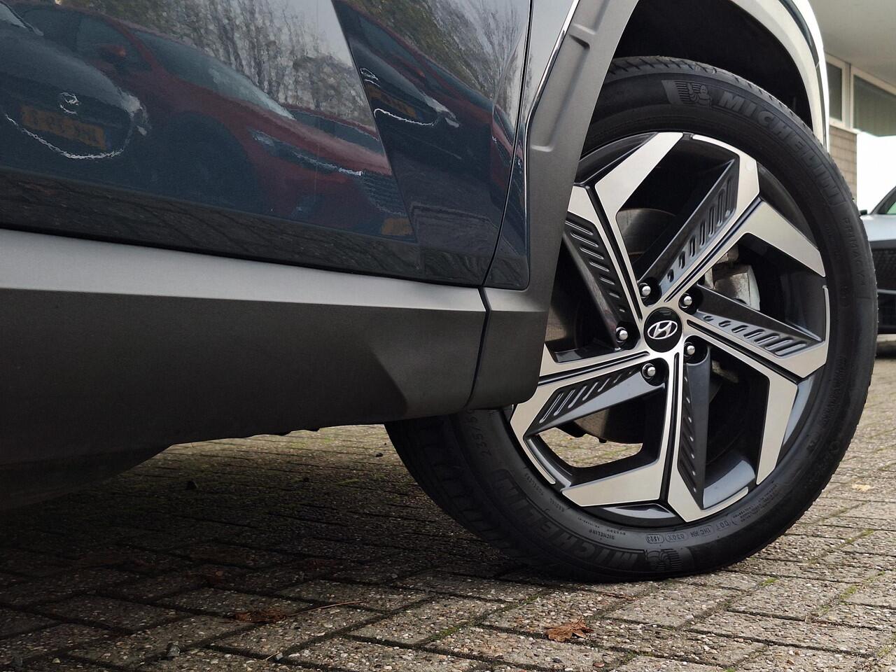 Hyundai TUCSON 1.6 T-GDI PHEV Comfort Smart 4WD | Trekhaak | Apple Carplay/Android Auto | Stoel/stuurverwarming | Elektrische achterklep | Climate control | Adaptief Cruise Control | Draadloos oplaadstation |