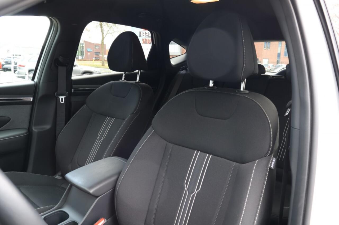 Hyundai TUCSON 1.6 T-GDI Advantage - Sensoren - LED - Camera - Navi - Trekhaak