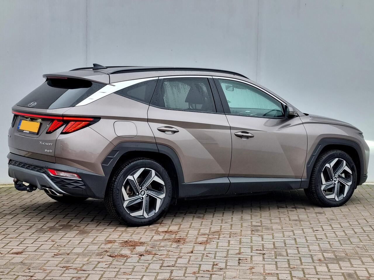 Hyundai TUCSON 1.6 T-GDI PHEV Comfort Smart 4WD / Trekhaak ( 1.350 kg ) / Apple carplay / Android auto / Stoelverwarming / Elektrische kofferbak /