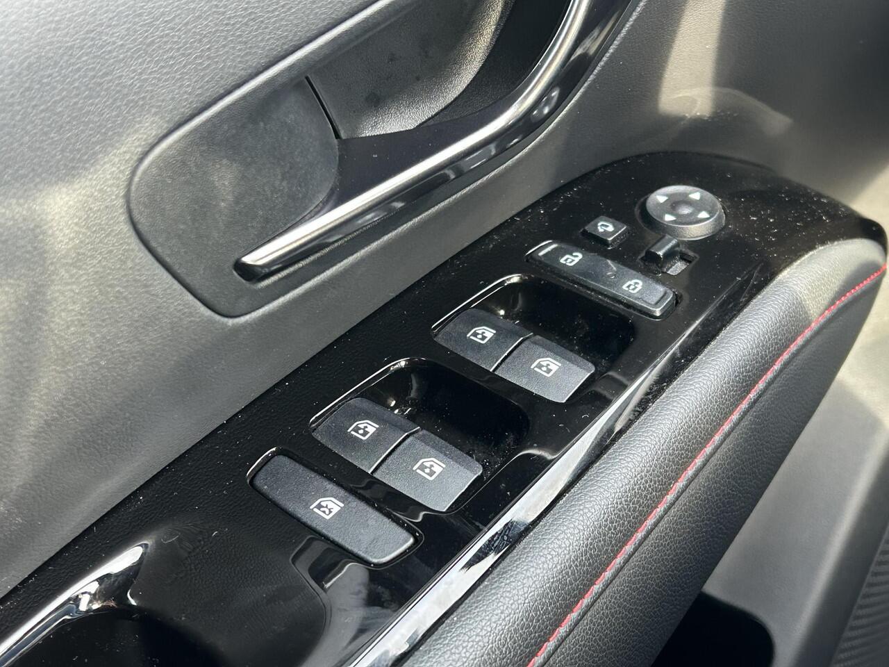 Hyundai TUCSON 1.6 T-GDI PHEV N Line 4WD / Trekhaak 1.350 Trekgewicht / Elektrische Achterklep / Elektrisch Verstelbare Stoelen / Stuur & Stoelverwarming / Stoelverkoeling / Adaptieve Cruise Control / Navigatie / Climate Control / Lichtmetalen Velgen /