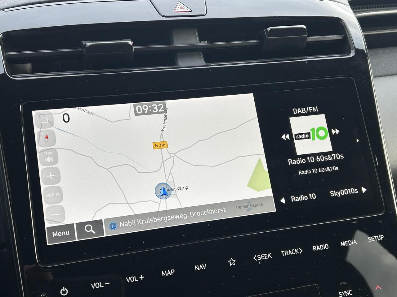 Hyundai TUCSON 1.6 T-GDI PHEV N Line 4WD / Trekhaak 1.350 Trekgewicht / Elektrische Achterklep / Elektrisch Verstelbare Stoelen / Stuur & Stoelverwarming / Stoelverkoeling / Adaptieve Cruise Control / Navigatie / Climate Control / Lichtmetalen Velgen /