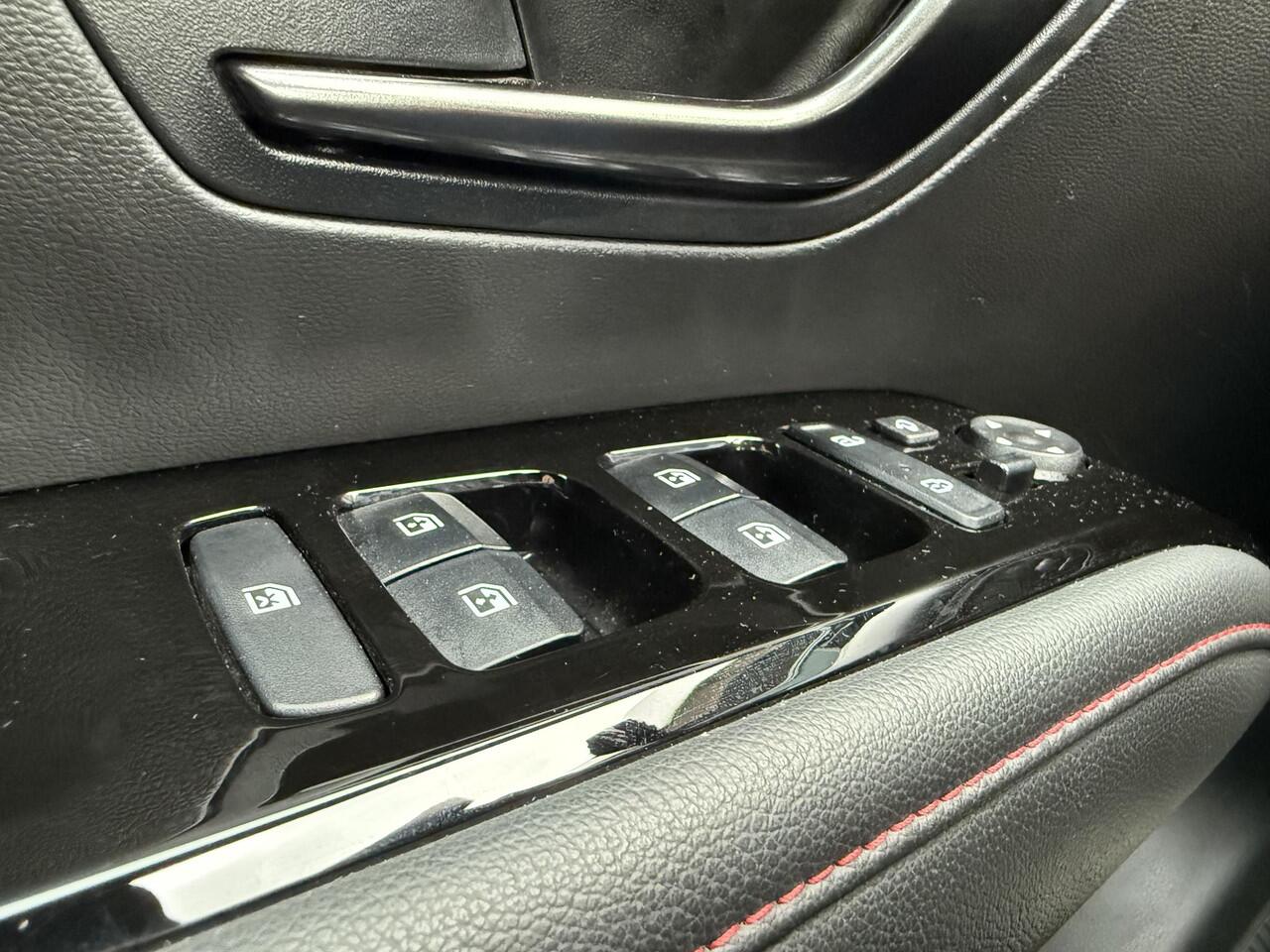 Hyundai TUCSON 1.6 T-GDI HEV 230pk N Line Edition / 1650 KG Trekgewicht / Apple Carplay / Android Auto / Achteruitrijcamera / Stoelverwarming / Navigatie /