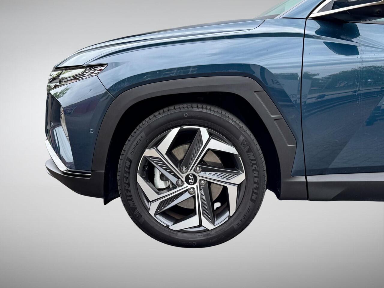 Hyundai TUCSON 1.6 T-GDI HEV Premium NL-Auto, 1650kg Trekgewicht! | Vol-Leder | Digitaal Instrumentenpaneel | Adapt. Cruise Control | Apple Carplay/Android Auto | Stoelverwarming | Dodehoek Detectie | 360° Camera | Rijklaarprijs!